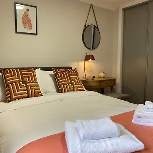 Private Main Door Lovely 2 Bedroom Edimburgo