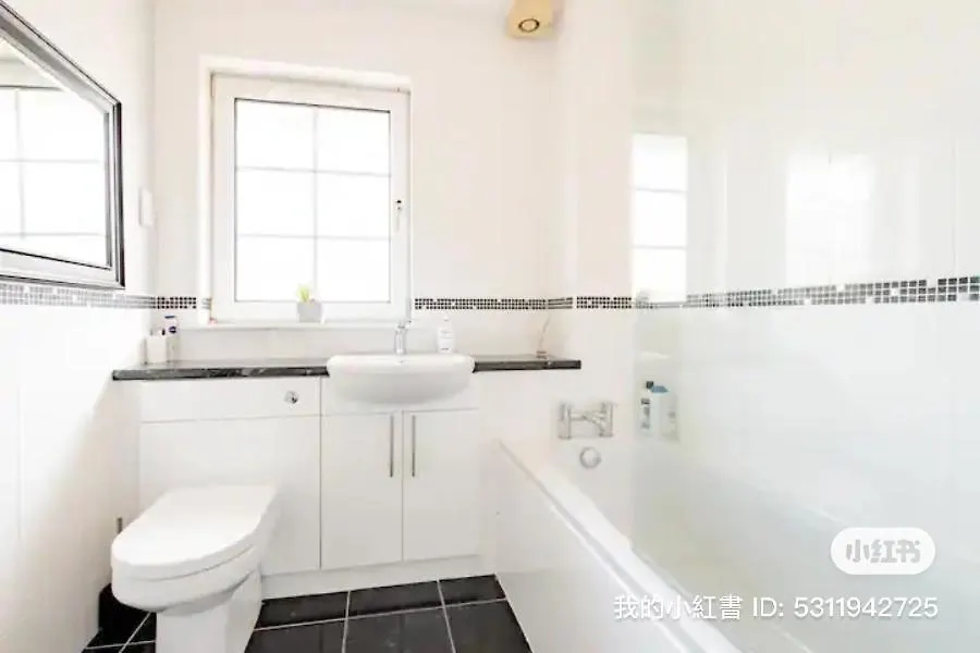 Double Room With Private Bathroom And Parking location